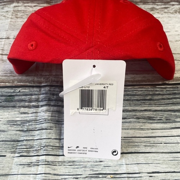 Nike Unisex Kids' University Red Cap with White Logo Sz (Child 4-6) - Picture 2 of 6